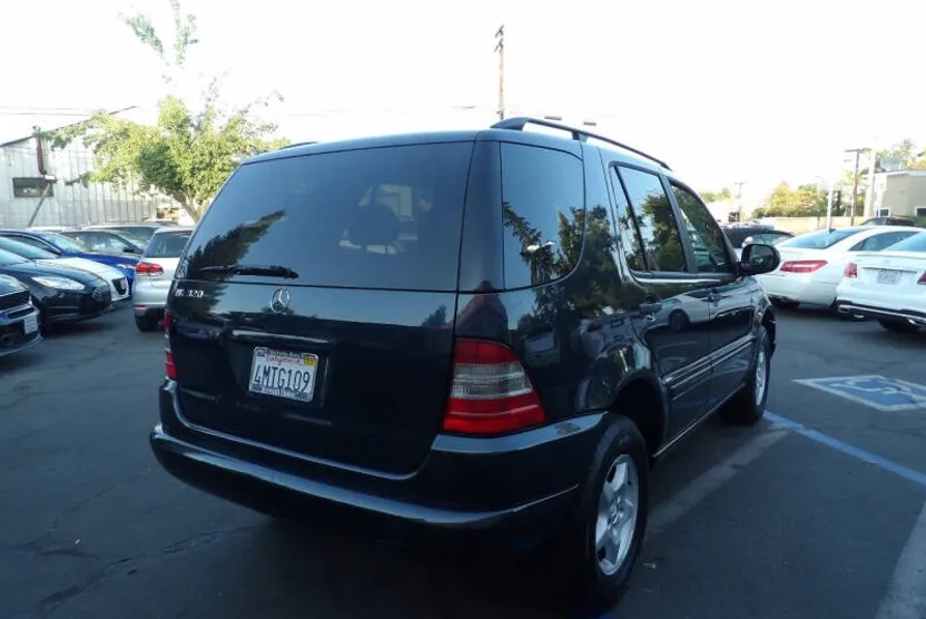 2000 Mercedes Benz ML 320 4MATIC photo 1