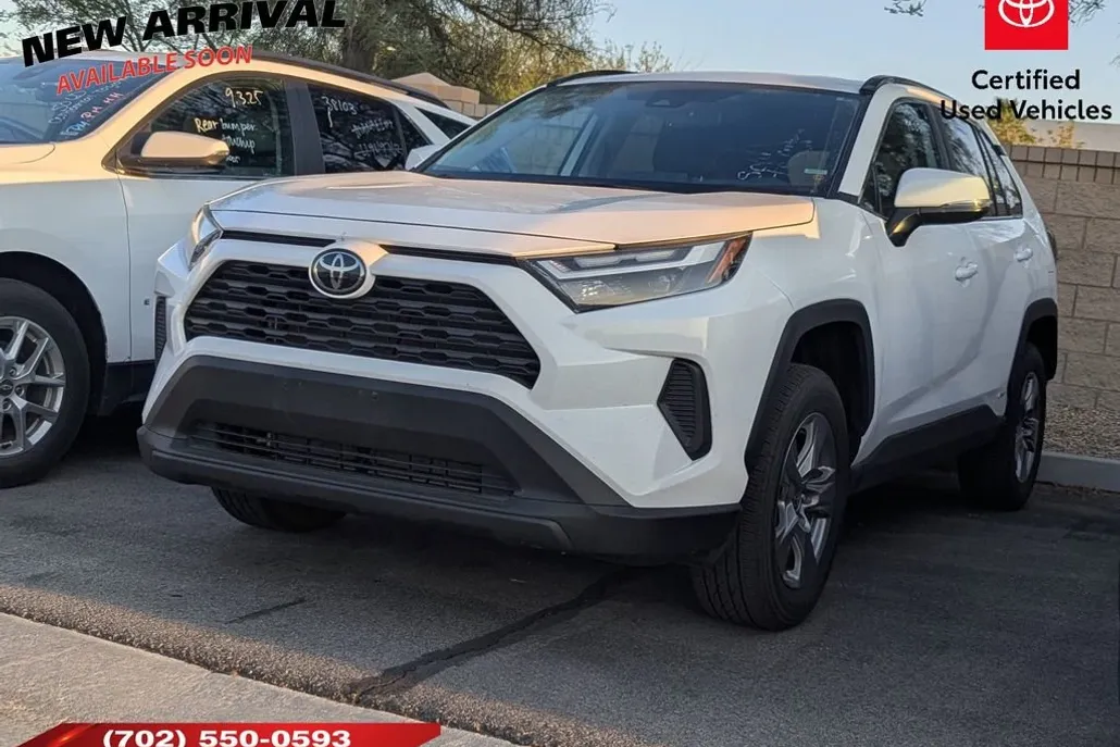 2025 Toyota RAV4 Hybrid XLE photo 1