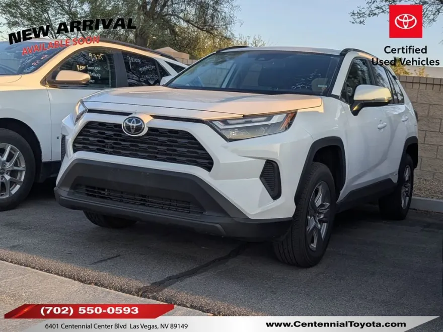 2025 Toyota RAV4 Hybrid XLE photo 1