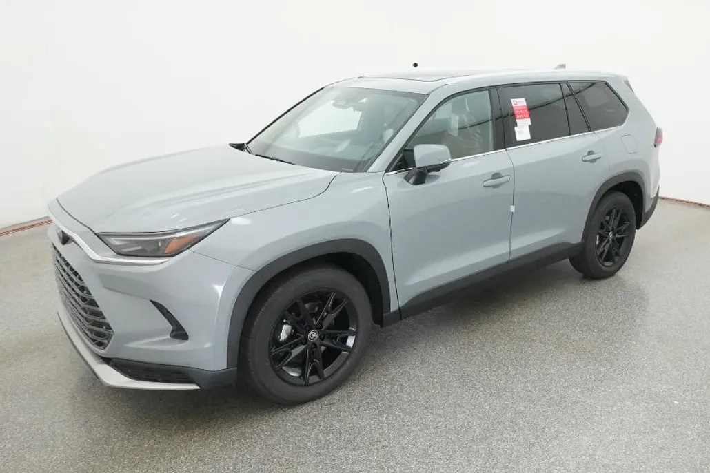 2026 Toyota Highlander Hybrid Platinum photo 1