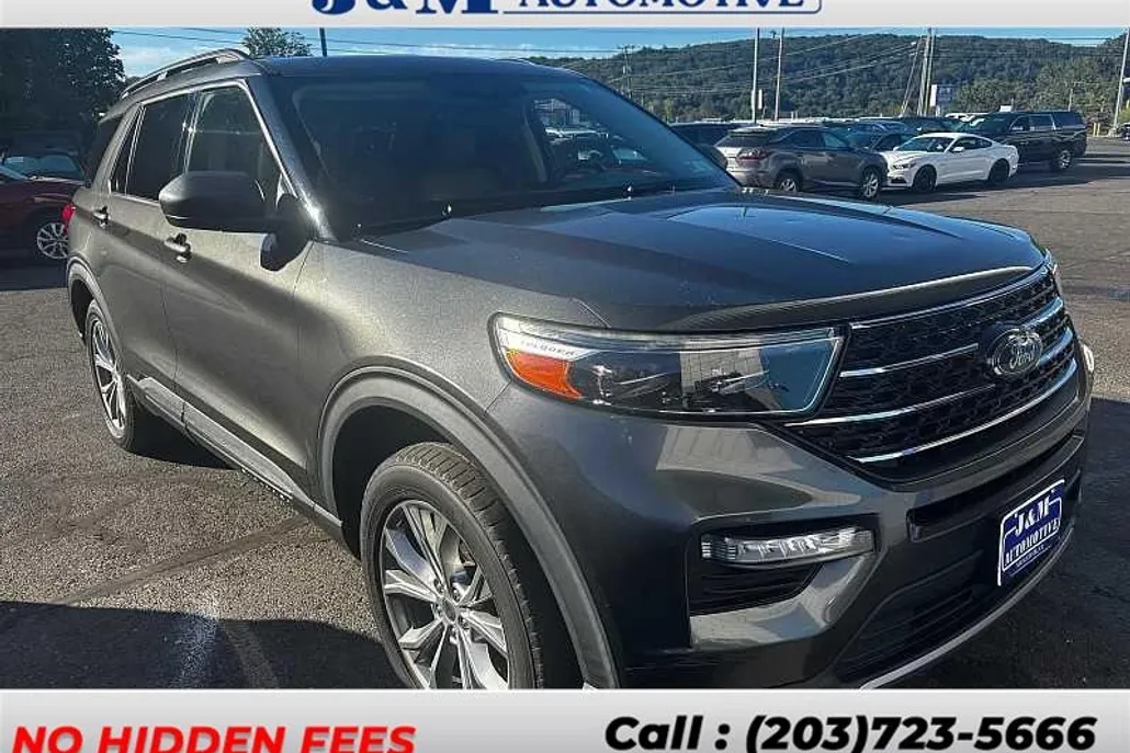 2020 Ford Explorer XLT photo 1