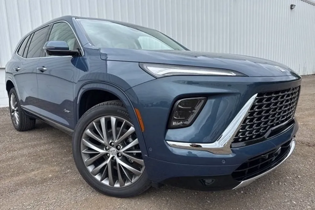 2026 Buick Enclave Avenir photo 1