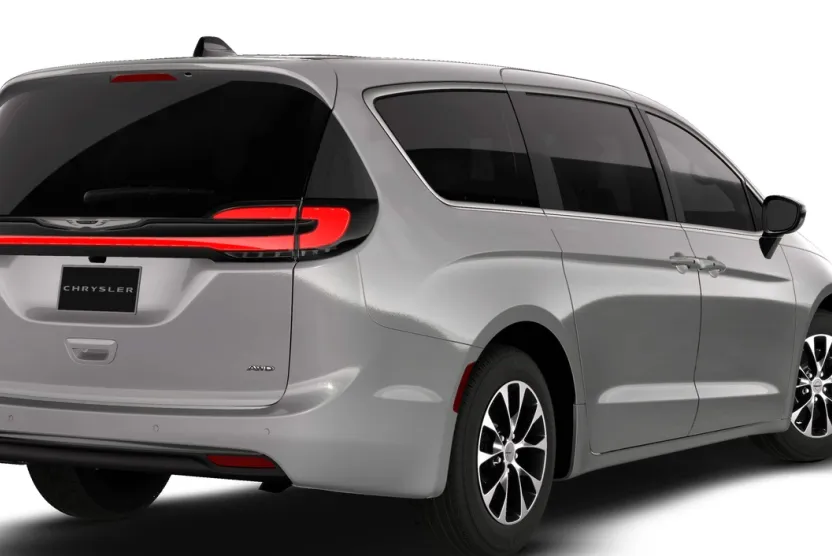 2026 Chrysler Pacifica photo 1
