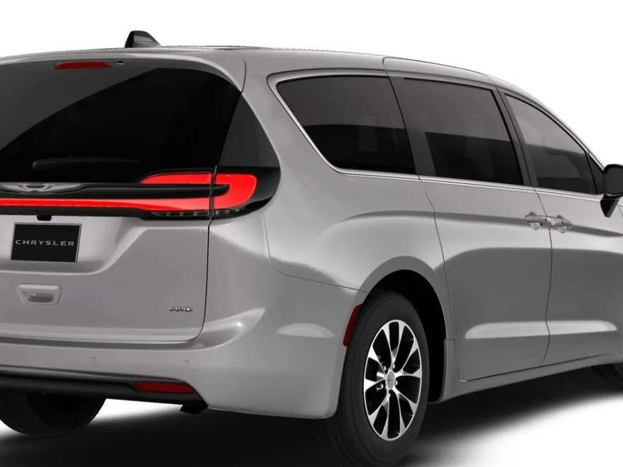 2026 Chrysler Pacifica photo 1