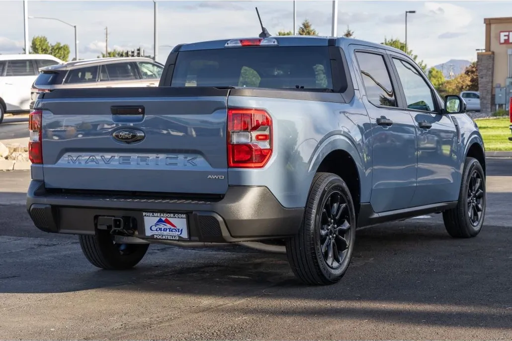 2024 Ford Maverick XLT photo 1