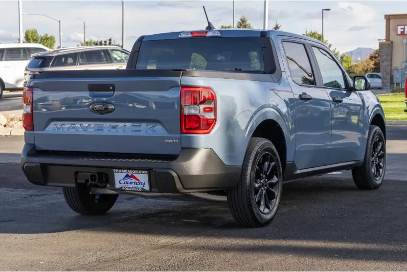 2024 Ford Maverick XLT photo 1