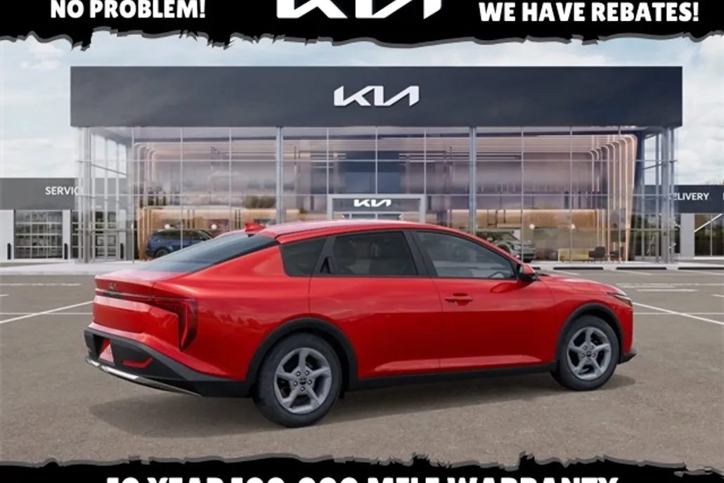 2025 Kia K4 LXS photo 1