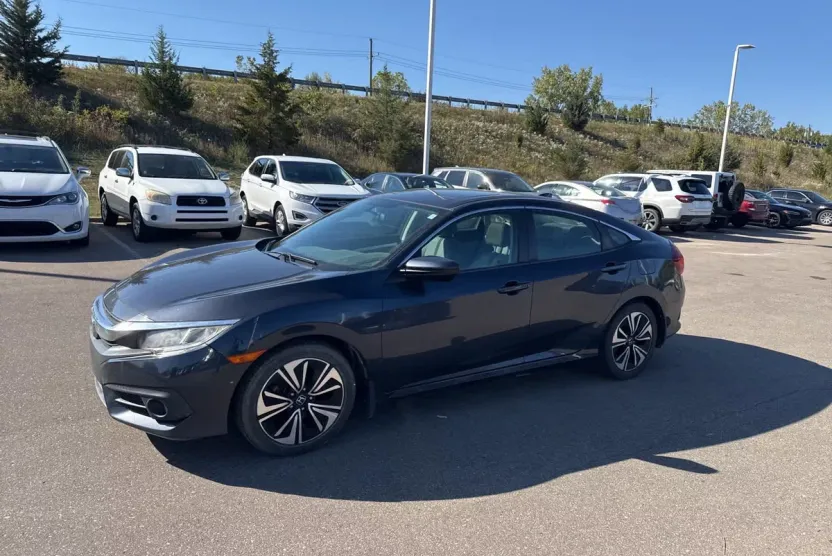 2017 Honda Civic EX-T photo 1