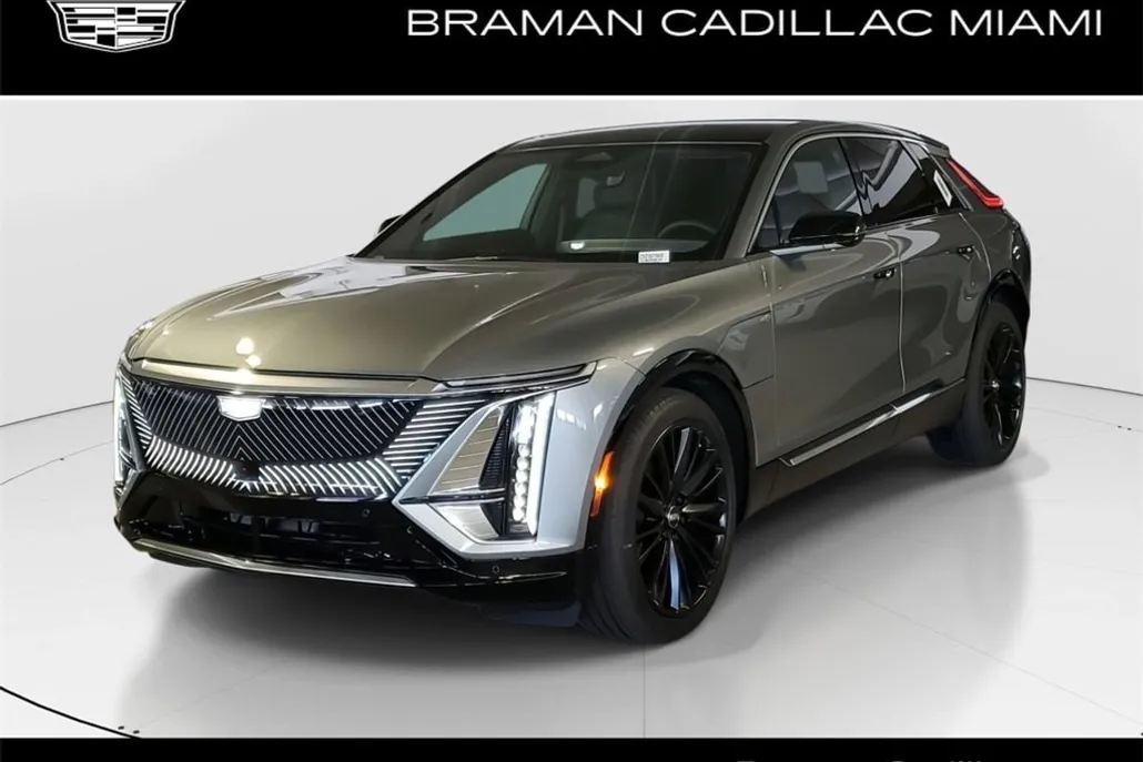 2025 Cadillac Lyriq Luxury photo 1