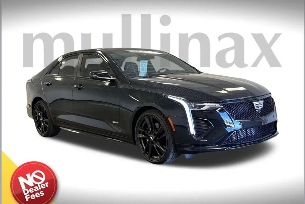 2024 Cadillac CT4 photo 1