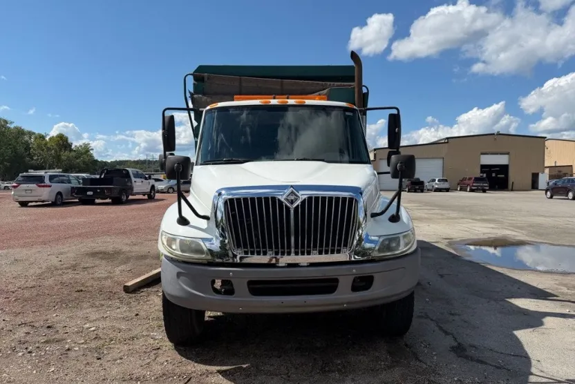 2006 International 4300 DuraStar 4300 photo 1