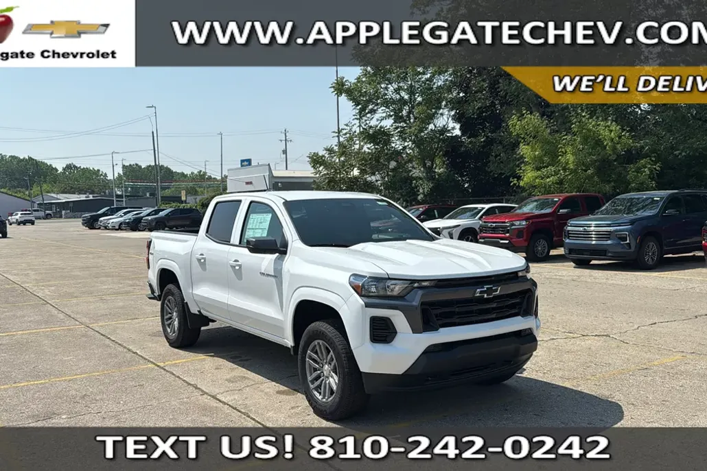 2025 Chevrolet Colorado Work Truck LT photo 1