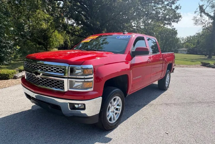 2015 Chevrolet Silverado 1500 LT photo 1
