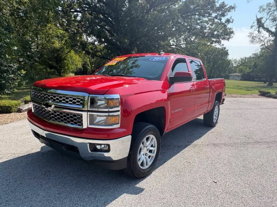 2015 Chevrolet Silverado 1500 LT photo 1