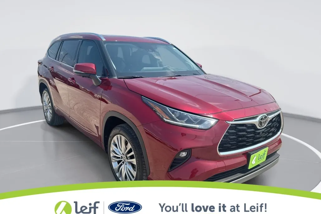 2023 Toyota Highlander Platinum photo 1