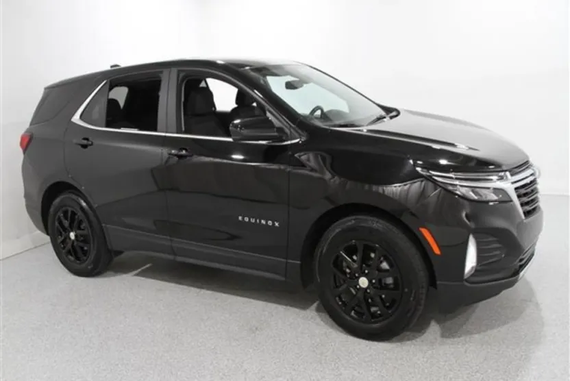 2022 Chevrolet Equinox LT photo 1
