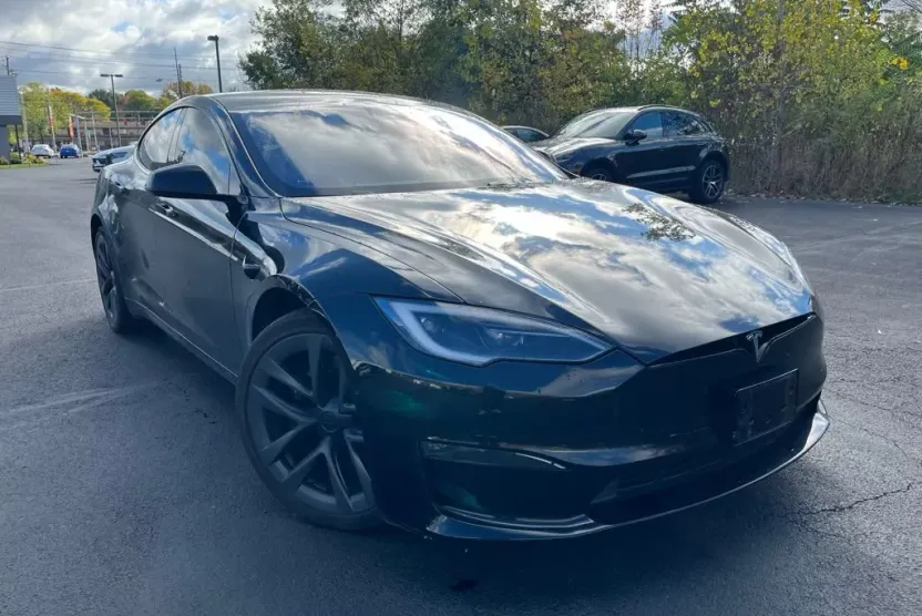 2022 Tesla Model S photo 1