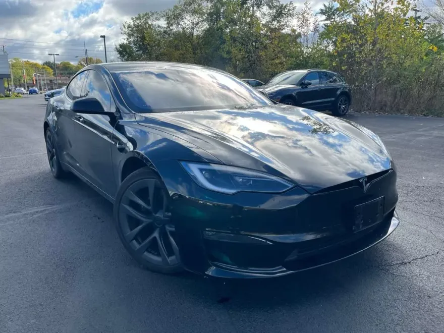 2022 Tesla Model S photo 1