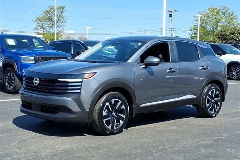 2025 Nissan Kicks SV photo 1