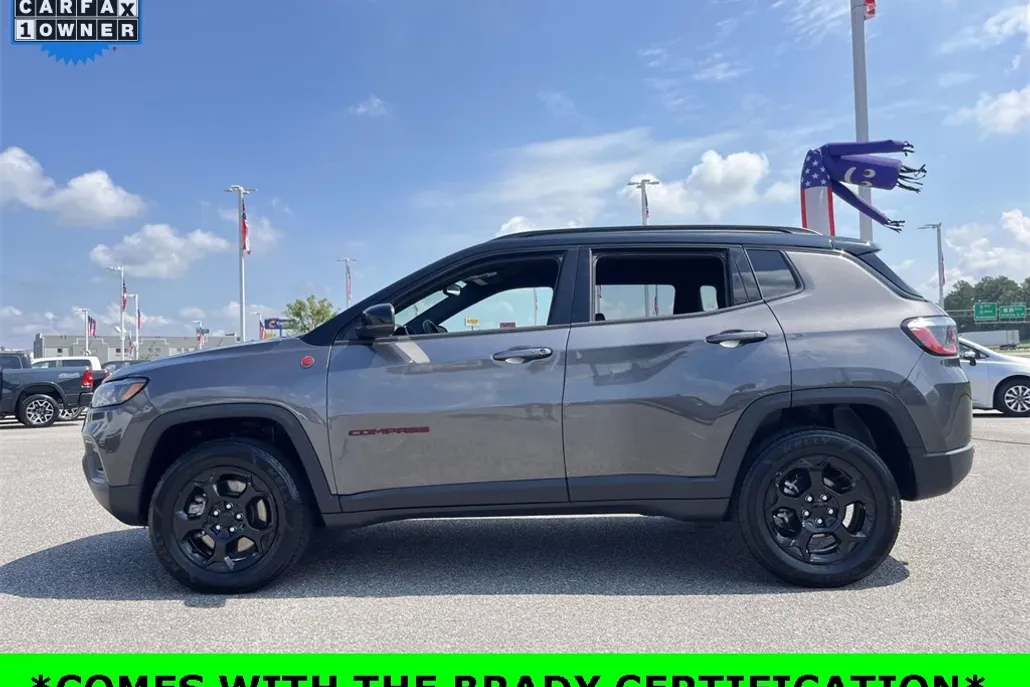 2024 Jeep Compass Trailhawk photo 1