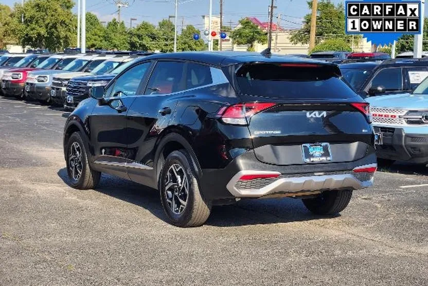 2024 Kia Sportage LX photo 1