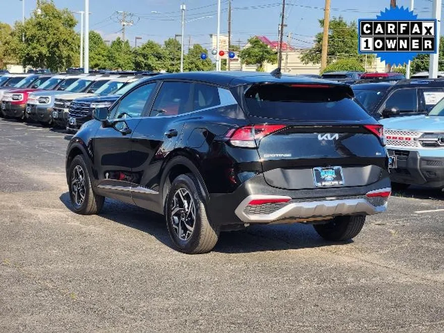 2024 Kia Sportage LX photo 1