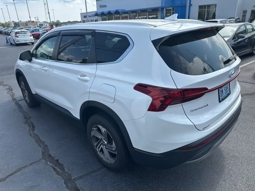 2021 Hyundai Santa Fe SE photo 1
