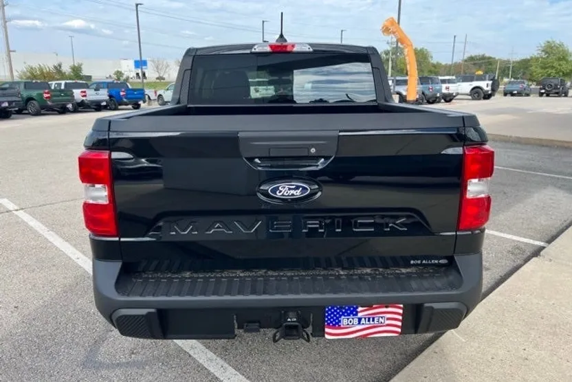 2025 Ford Maverick XLT photo 1