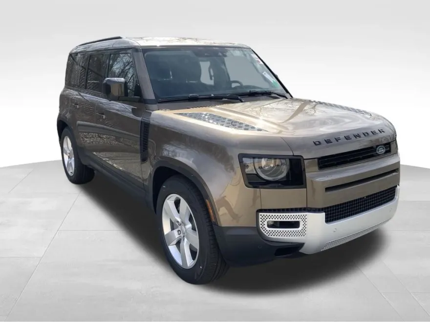 2025 Land Rover Defender 110 S photo 1