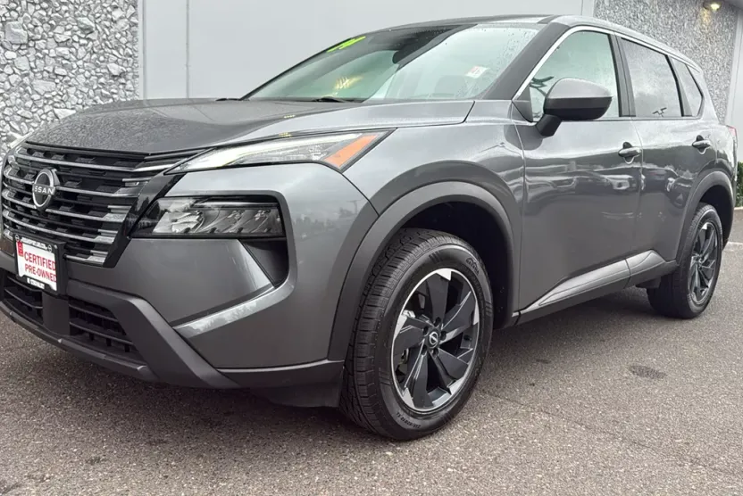 2024 Nissan Rogue SV photo 1