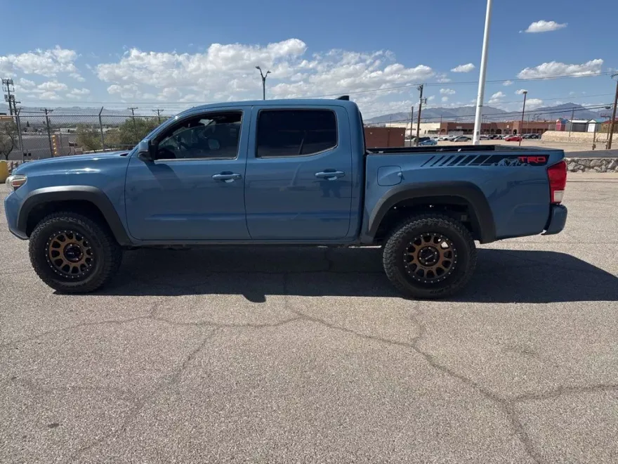 2019 Toyota Tacoma TRD Off-Road V6 Double Cab photo 1