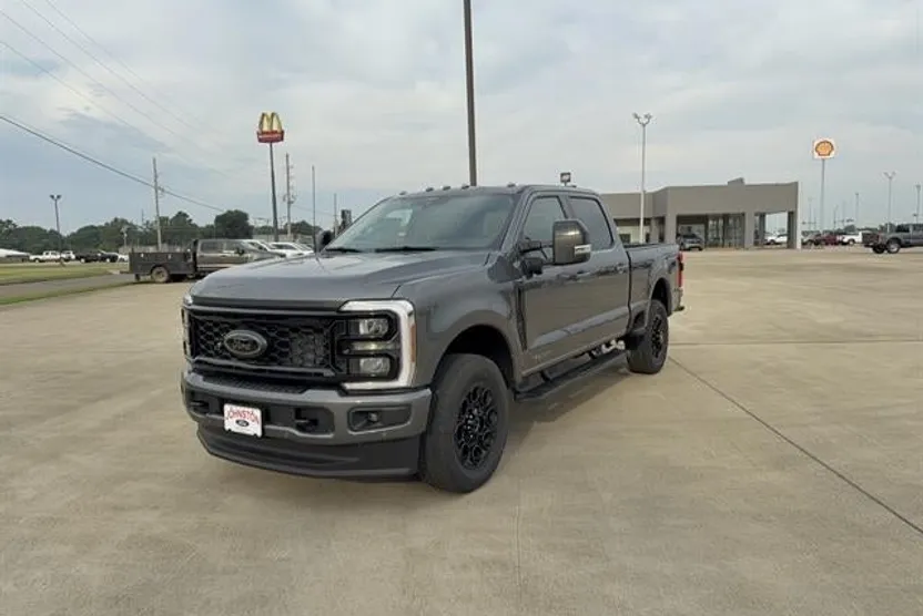 2026 Ford F-250 Lariat photo 1