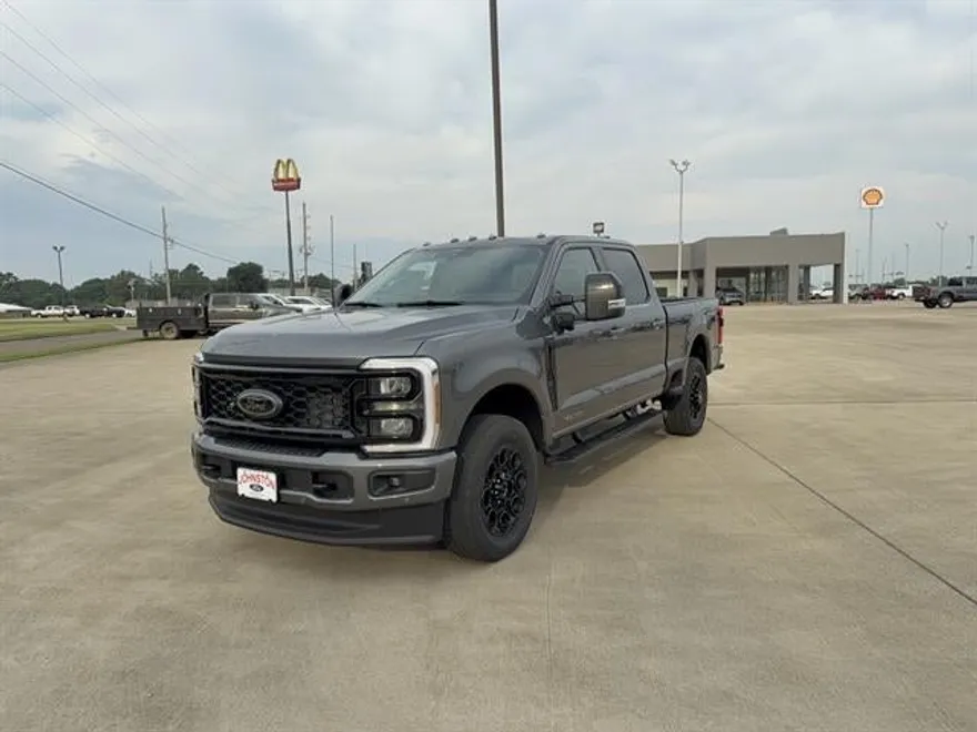 2026 Ford F-250 Lariat photo 1