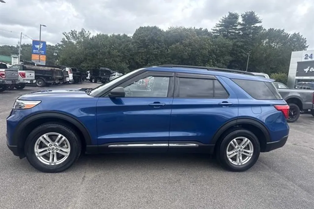 2022 Ford Explorer XLT photo 1