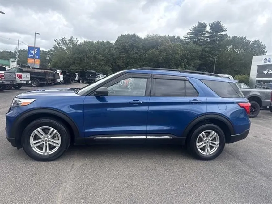 2022 Ford Explorer XLT photo 1
