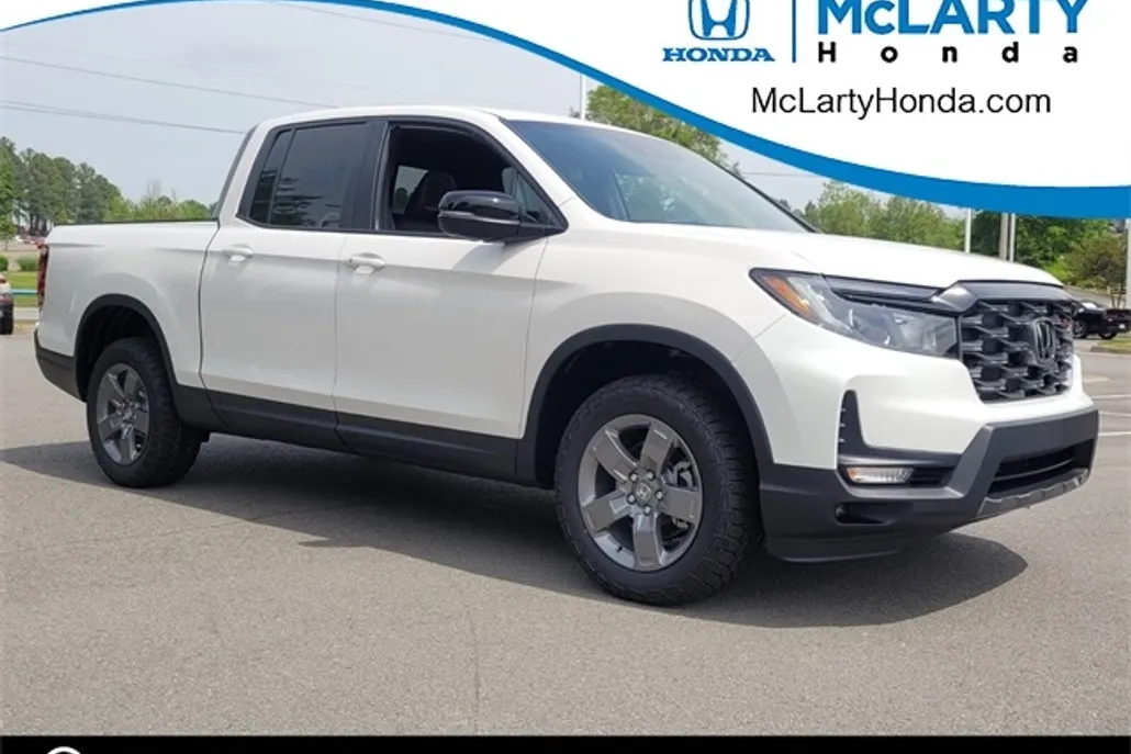 2025 Honda Ridgeline TrailSport photo 1
