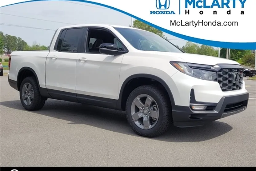 2025 Honda Ridgeline TrailSport photo 1