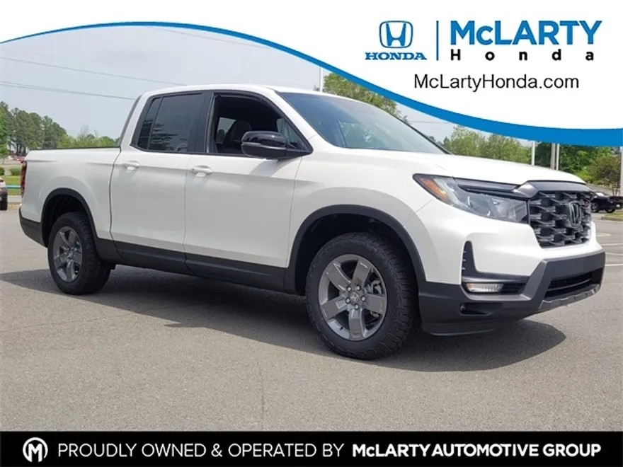 2025 Honda Ridgeline TrailSport photo 1