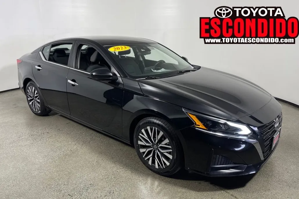 2023 Nissan Altima 2.5 SV photo 1