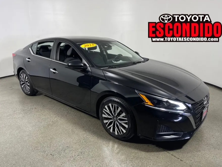 2023 Nissan Altima 2.5 SV photo 1