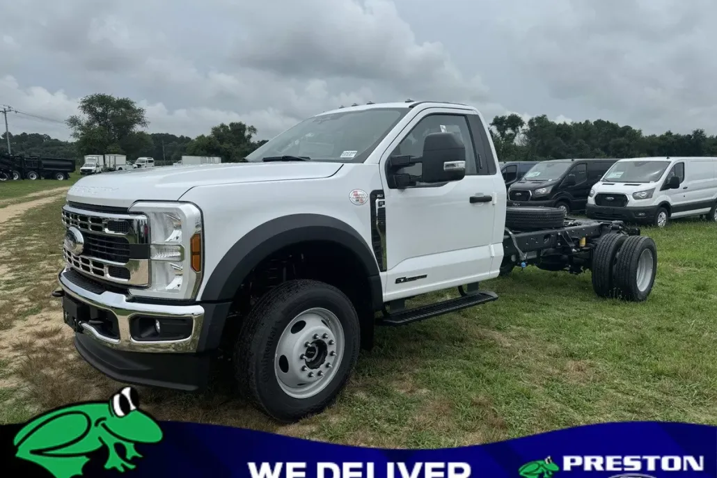 2024 Ford F-550 XLT photo 1