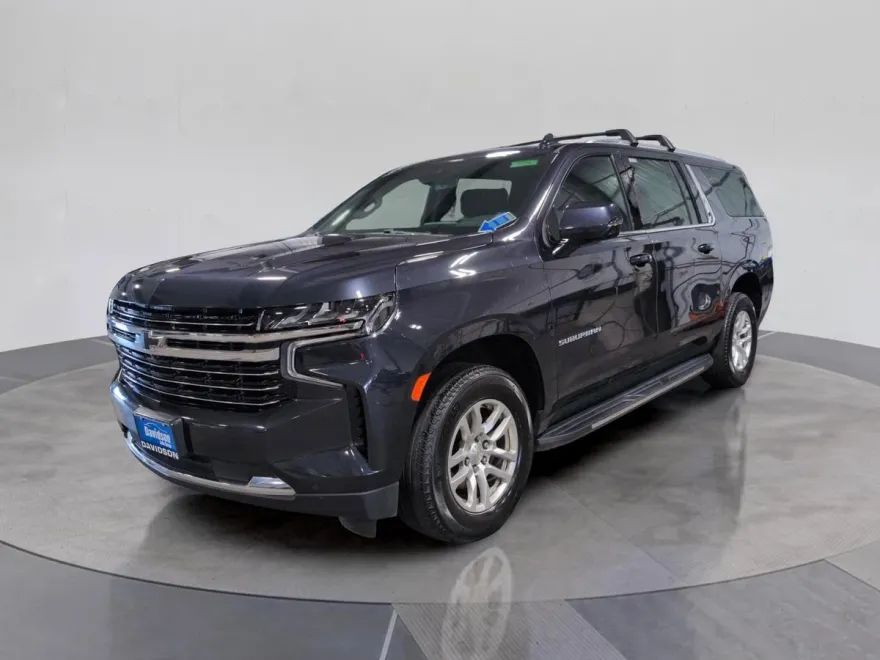 2023 Chevrolet Suburban LT photo 1