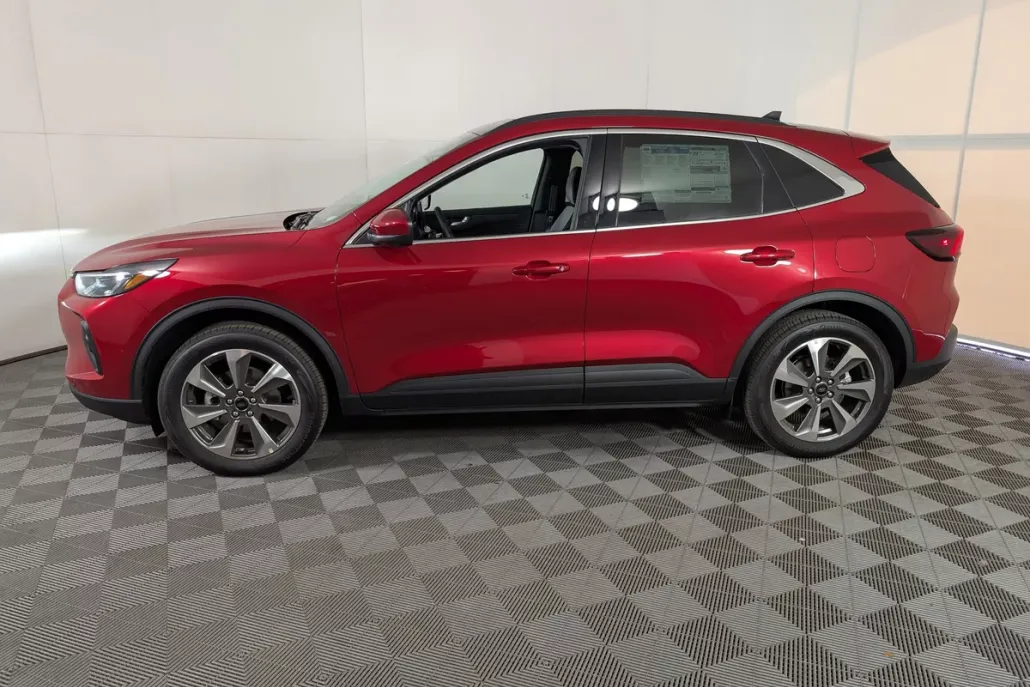 2025 Ford Escape Hybrid Platinum photo 1