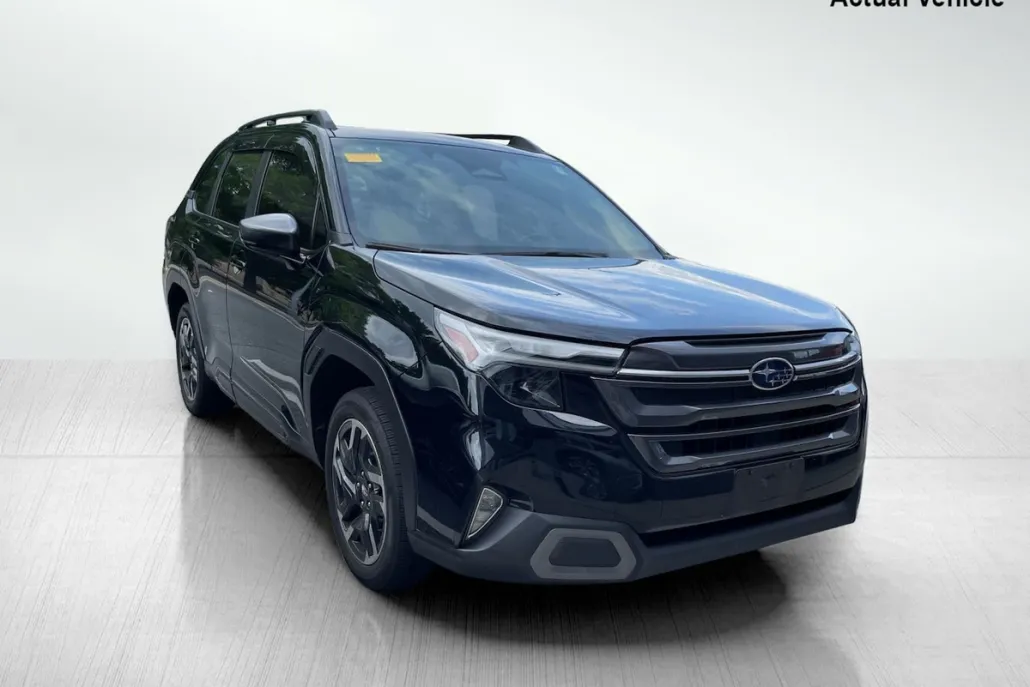 2025 Subaru Forester Limited Base photo 1