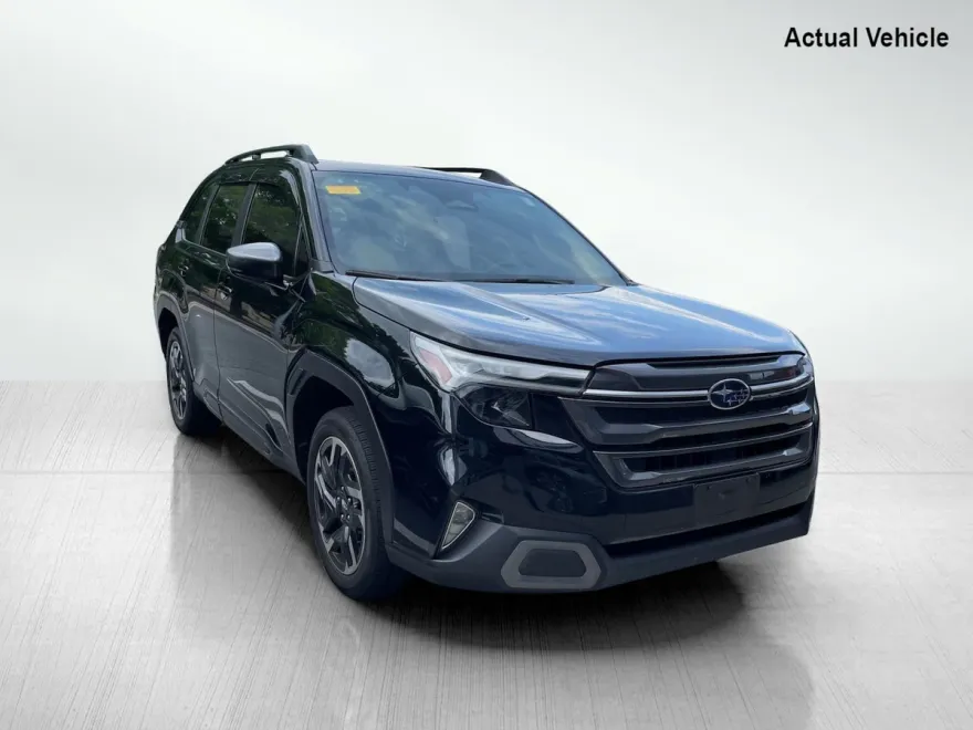 2025 Subaru Forester Limited Base photo 1