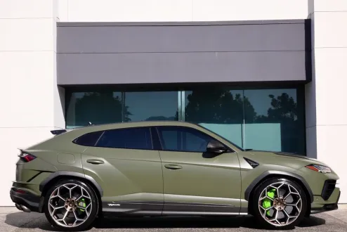 2024 Lamborghini Urus Performante photo 2