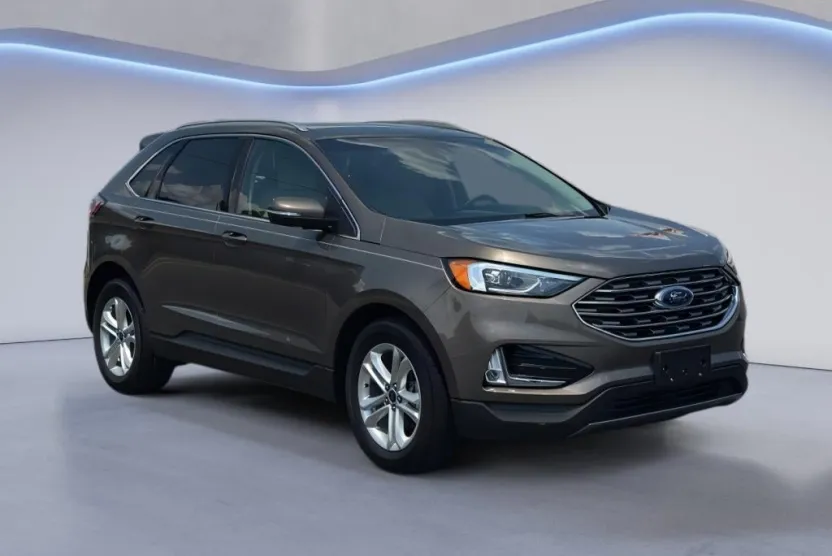 2019 Ford Edge SEL photo 1