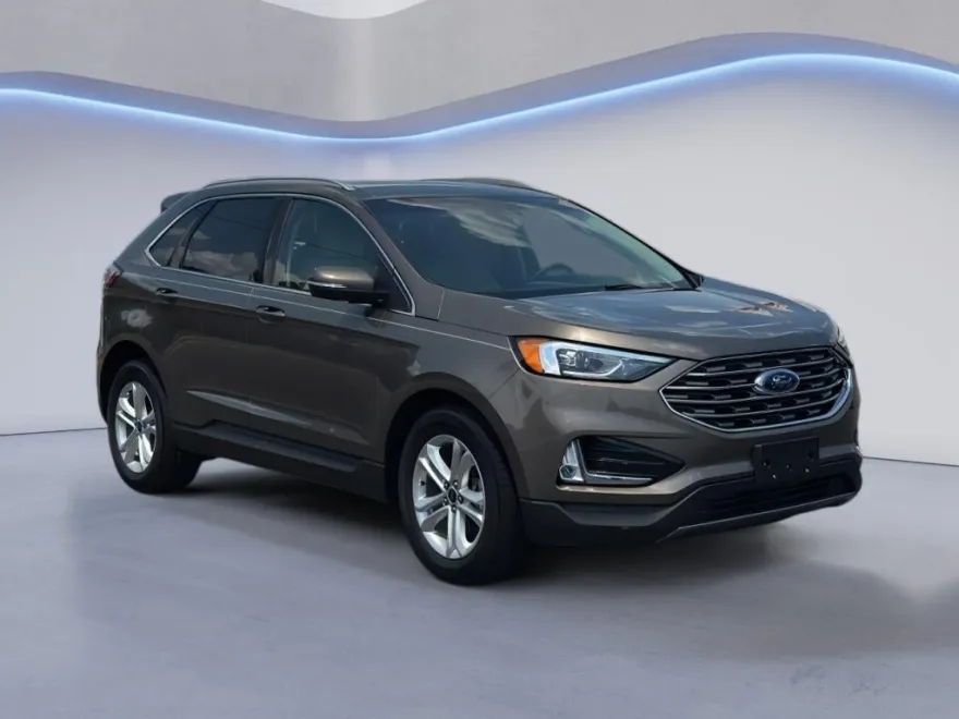 2019 Ford Edge SEL photo 1