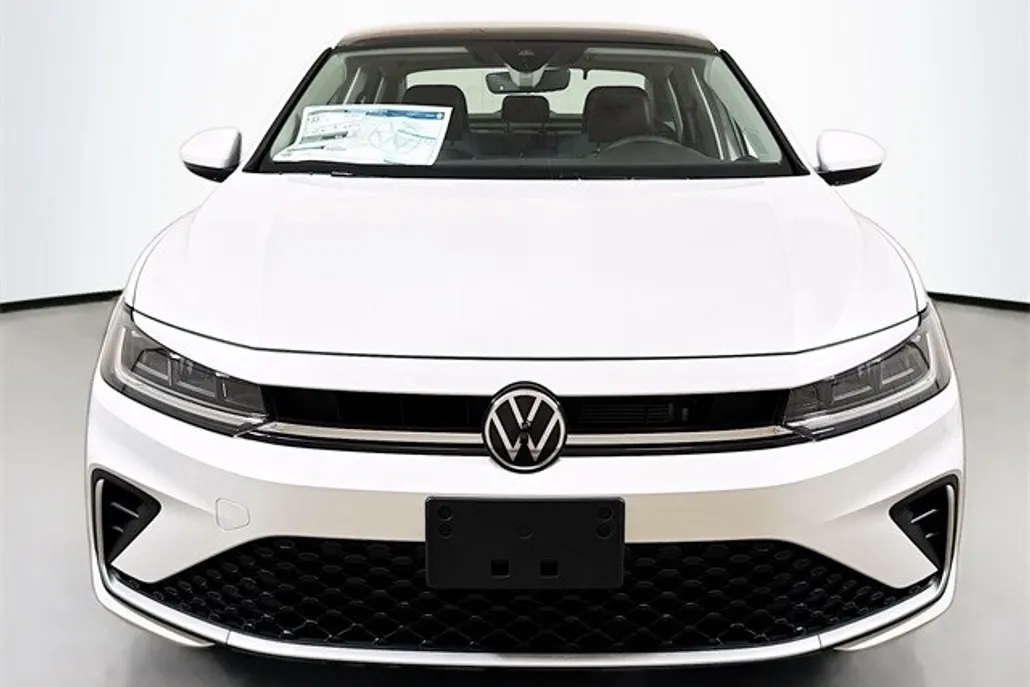 2025 Volkswagen Jetta 1.5T SE photo 1