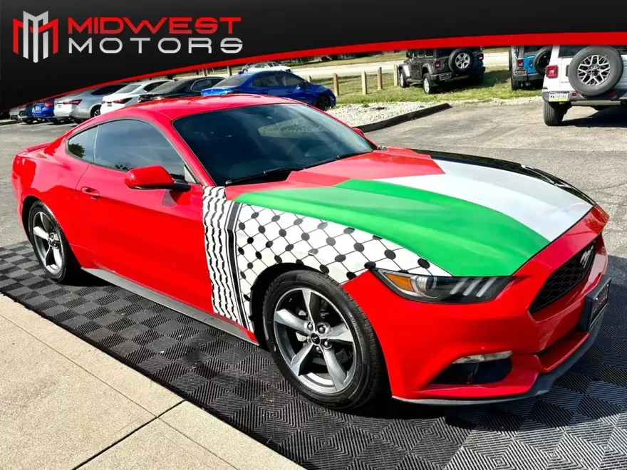 2016 Ford Mustang V6 photo 1